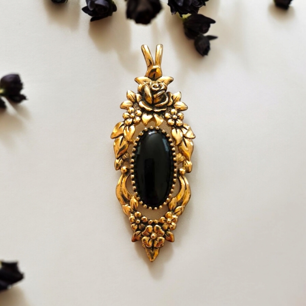 Vintage Sara Coventry "ANGELIQUE" Pendant